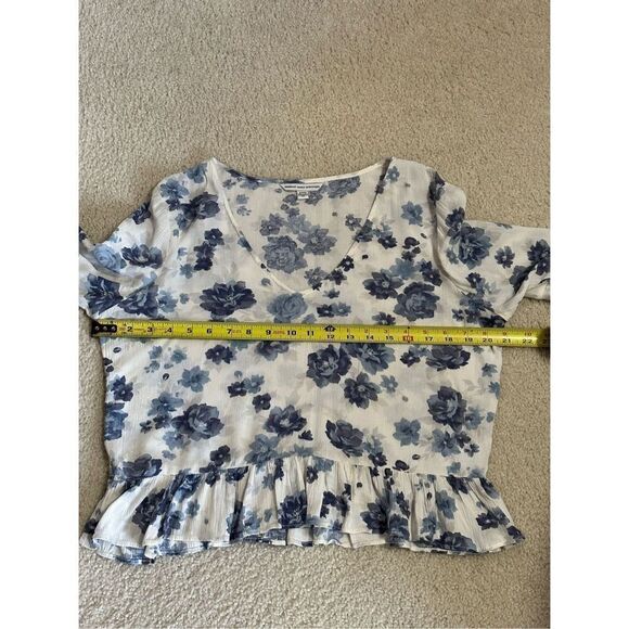 American Eagle adorable v-neck pull over blouse - Picture 5 of 9